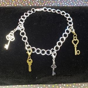 🧵Handmade🧵 Key Theme Charm Bracelet